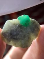 Discover the Beauty of a 16.30 ct Swat Emerald Specimen - Image 5
