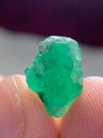 5.45ct Natural Emerald Crystal from Swat Valley – Untreated Collector's Gem (13.06 × 9.32 × 7.96 mm) - Image 7