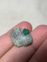 Discover the Beauty of a 16.30 ct Swat Emerald Specimen - Image 8
