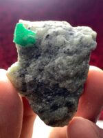117ct Swat Emerald Specimen – Natural Crystal Elegance in Vivid Green - Image 6