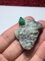 117ct Swat Emerald Specimen – Natural Crystal Elegance in Vivid Green - Image 7