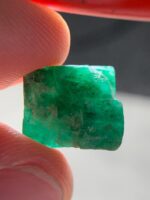 Discover the Radiance: 12.75ct Emerald Crystal from Swat – A Glimpse into Nature’s Masterpiece - Image 7