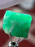 A Stunning Treasure — The 9.16-Carat Swat Emerald Crystal - Image 2