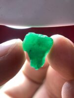 Swat Emerald Crystal: 6.31ct Raw Gemstone, Pakistan - Image 3