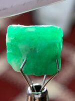 A Stunning Treasure — The 9.16-Carat Swat Emerald Crystal - Image 3