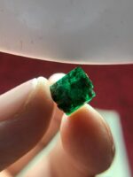 4.72 ct Swat Emerald Crystal — A Vivid Green Gem with Natural Power - Image 3