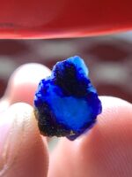 5.45ct A Compact and Vibrant Natural Blue Crystal - Image 5