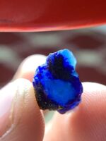 5.45ct A Compact and Vibrant Natural Blue Crystal - Image 7