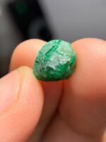 4.20ct Swat Emerald Crystal – Balanced Natural Beauty in 9.67 x 9.45 x 6.59 mm - Image 2