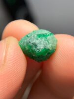 4.20ct Swat Emerald Crystal – Balanced Natural Beauty in 9.67 x 9.45 x 6.59 mm - Image 3