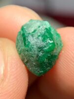 4.20ct Swat Emerald Crystal – Balanced Natural Beauty in 9.67 x 9.45 x 6.59 mm - Image 5