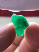 A Rare Gem from the Heart of Swat: 7.17ct Emerald Crystal Unveiled - Image 7