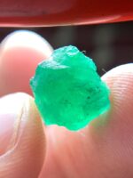 6.72 ct Swat Emerald Crystal – Striking Form and Rich Color - Image 8