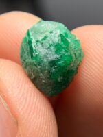 4.20ct Swat Emerald Crystal – Balanced Natural Beauty in 9.67 x 9.45 x 6.59 mm - Image 10
