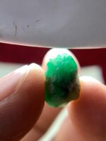 8.67ct Swat Emerald Crystal: A Striking Expression of Natural Form - Image 2