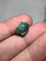 8.67ct Swat Emerald Crystal: A Striking Expression of Natural Form - Image 4