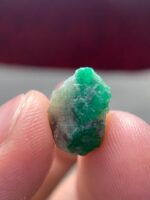 8.67ct Swat Emerald Crystal: A Striking Expression of Natural Form - Image 6