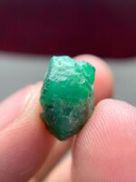 8.67ct Swat Emerald Crystal: A Striking Expression of Natural Form - Image 7