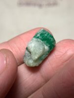 Elegance in Green: A 21.87-Carat Swat Emerald Specimen - Image 7