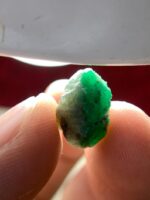 8.67ct Swat Emerald Crystal: A Striking Expression of Natural Form - Image 8