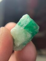 Elegance in Green: A 21.87-Carat Swat Emerald Specimen - Image 8