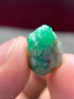8.67ct Swat Emerald Crystal: A Striking Expression of Natural Form - Image 10