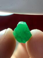 4.02ct Swat Emerald Crystal: Small in Size, Big in Beauty - Image 2