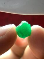4.02ct Swat Emerald Crystal: Small in Size, Big in Beauty - Image 4