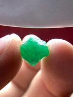 4.02ct Swat Emerald Crystal: Small in Size, Big in Beauty - Image 6