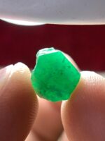 4.02ct Swat Emerald Crystal: Small in Size, Big in Beauty - Image 8