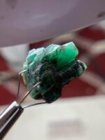A Magnificent 35.15ct Swat Emerald Specimen - Image 4