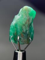 12.17ct Swat Emerald Crystal  Natural Gemstone (15.00 x 10.41 x 9.91 mm) - Image 5