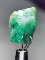 12.17ct Swat Emerald Crystal  Natural Gemstone (15.00 x 10.41 x 9.91 mm) - Image 6