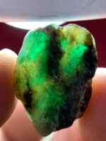 Rare Afghan Beauty: 12.45 Carat Emerald Crystal from Laghman - Image 6