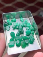 43.55 Ct Swat Emerald Rough Lot – Balanced Proportions with Efficient Cutting Potential - Image 9
