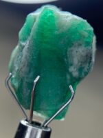 13.85ct Swat Emerald : Natural Green Beryl in Crystal Form - Image 2