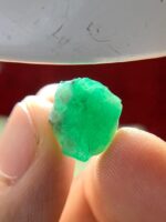 Exceptional 9.05ct Swat Emerald Crystal – Natural Untreated Green Gem - Image 2