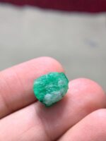 Exceptional 9.05ct Swat Emerald Crystal – Natural Untreated Green Gem - Image 5