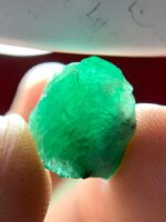 Exceptional 9.05ct Swat Emerald Crystal – Natural Untreated Green Gem - Image 6