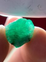 Exceptional 9.05ct Swat Emerald Crystal – Natural Untreated Green Gem - Image 8