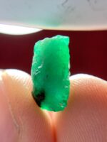 Exceptional 9.05ct Swat Emerald Crystal – Natural Untreated Green Gem - Image 9
