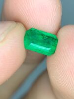 Timeless Elegance: 0.80 Carat Faceted Emerald from Swat - Image 6