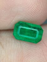 Timeless Elegance: 0.80 Carat Faceted Emerald from Swat - Image 7