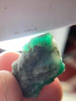 A Striking Green Crystal: The 33.67-Carat Swat Emerald Specimen - Image 3