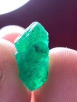 4.15 ct Swat Emerald Crystal (14.49 × 7.77 × 5.99 mm) – Natural Green Gem from the Mountains of Pakistan - Image 5