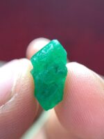 4.15 ct Swat Emerald Crystal (14.49 × 7.77 × 5.99 mm) – Natural Green Gem from the Mountains of Pakistan - Image 7