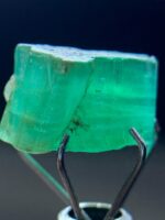 4.50ct Swat Emerald Crystal: Vibrant Green Beryl in Raw Form - Image 3