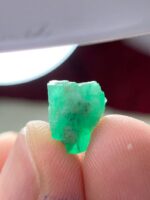 Power and Purity: 5.30ct Swat Emerald Crystal with Striking Natural Form - Image 4