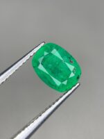 0.86ct Faceted Panjshir Emerald: Vivid Green Gemstone from - Image 5