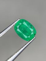 0.86ct Faceted Panjshir Emerald: Vivid Green Gemstone from - Image 6